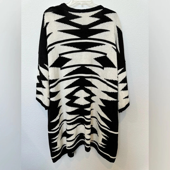 Lauren Ralph Lauren Kimono Cardigan Geo Aztec Print Black and White XL - Picture 9 of 10